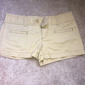 American Eagle size 2 kaki shorts